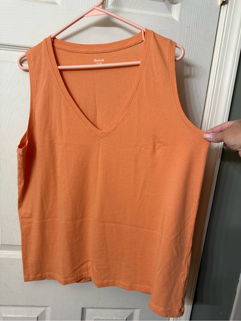 Madewell V-Neck Sleeveless Tank Top in Orange
